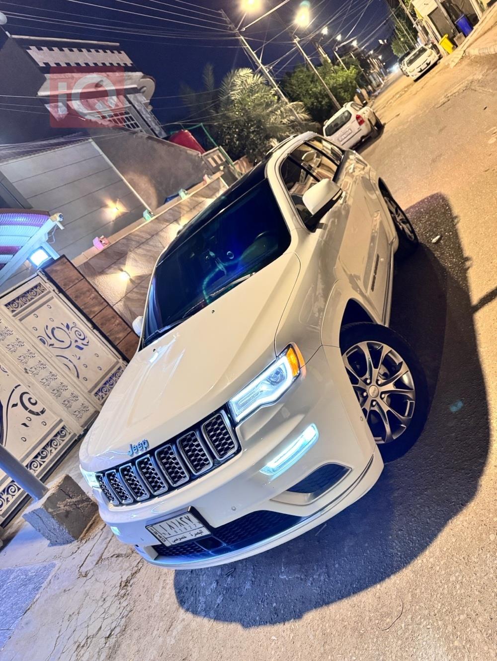 جیپ گراند شیرۆکی